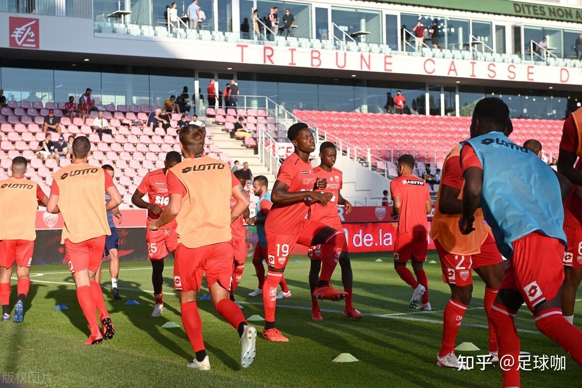 瓦朗谢纳球队取得胜利,士气大振的简单介绍 瓦朗谢纳球队取得胜利,士气大振的简单介绍